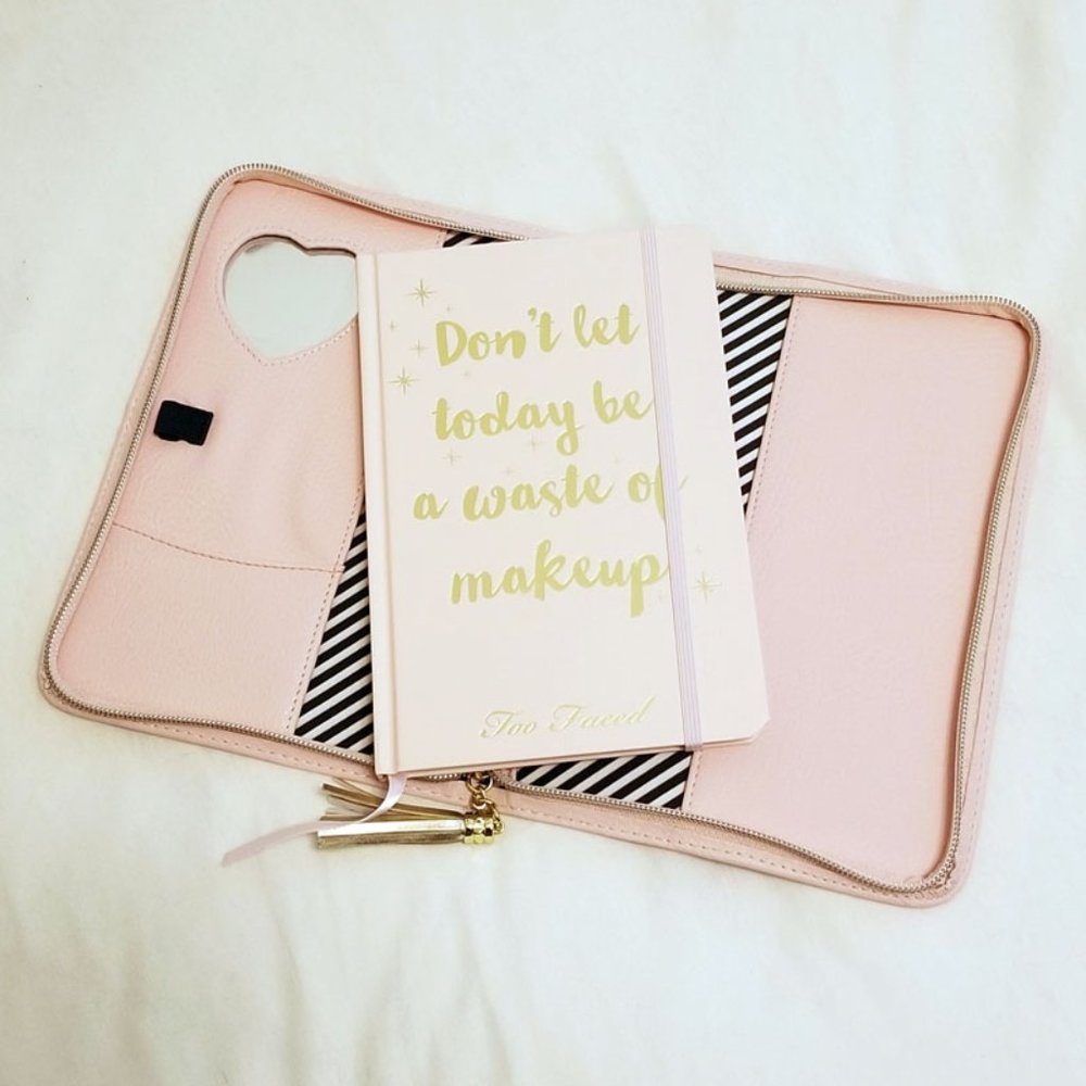 🆕️ Limited Edition Holiday Too Faced Boss Lady Beauty Agenda